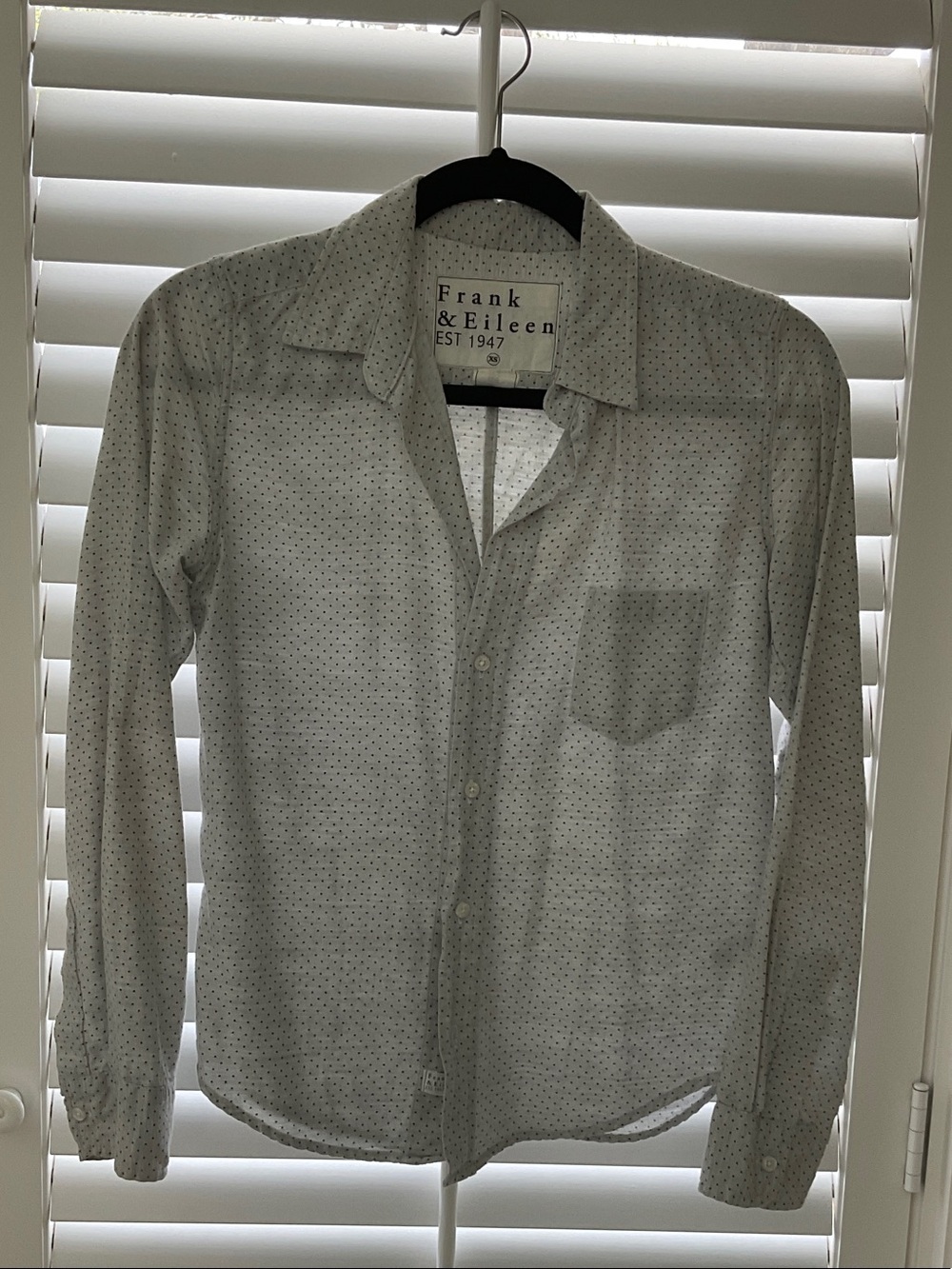 Frank & Eileen  Barry XS Light Gray Dot-Print Casual Button-Down Shirt